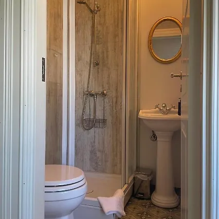 Haugen Boutique Hotel Grottoy